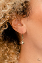 Load image into Gallery viewer, Paparazzi Sheen Season - Brass Necklace