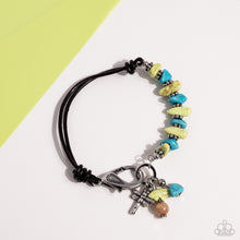 Load image into Gallery viewer, Paparazzi Daring Dragonfly - Green Bracelet
