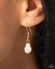 Load image into Gallery viewer, Paparazzi Executive Expression - Gold Necklace
