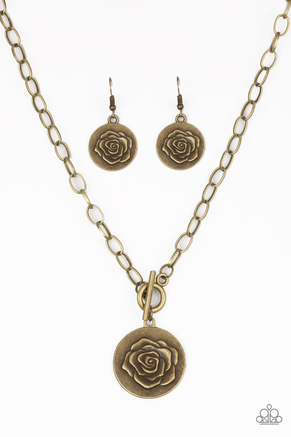 Paparazzi Beautifully Belle - Brass Necklace