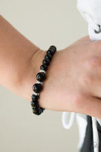 Load image into Gallery viewer, Paparazzi Radiantly Royal - Black Pearl Bracelet
