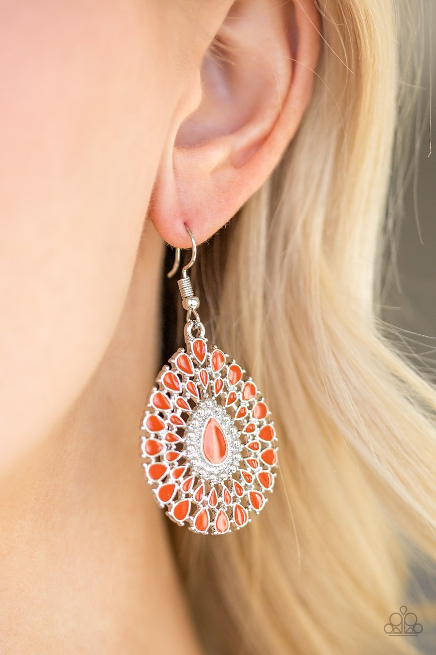 CITY CHATEAU - ORANGE  EARRINGS PAPARAZZI