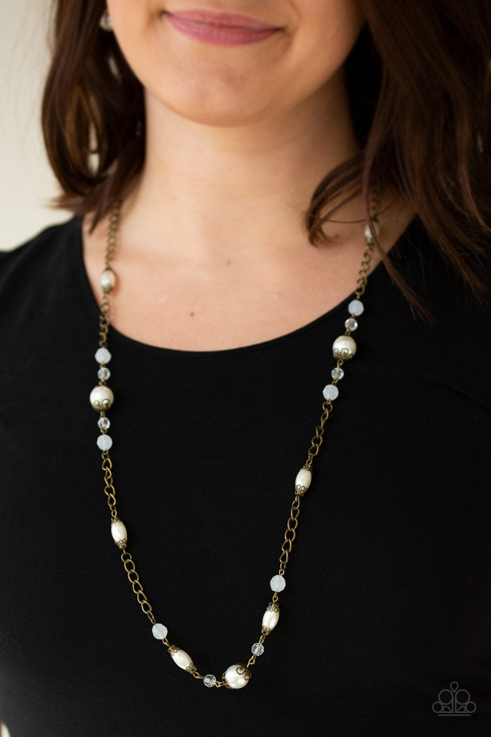 Paparazzi Magnificently Milan - Brass & Pearl Necklace