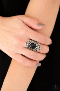 Royal Roamer - Black Ring Paparazzi