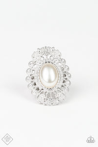 Radiantly Regal Peal Ring Paparazzi