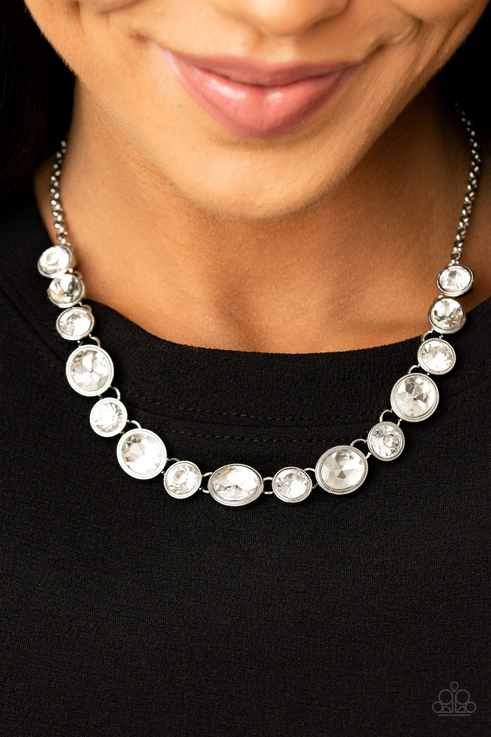 Paparazzi Girls Gotta Glow - White Rhinestone Necklace