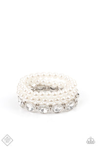 Paparazzi Flawlessly Flattering - White Pearl Bracelet