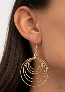 ELLIPTICAL ELEGANCE - GOLD TEXTURED CIRCLE EARRINGS - PAPARAZZI