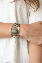 Load image into Gallery viewer, Sahara Seasons - Green Stone Bracelet Paparazzi
