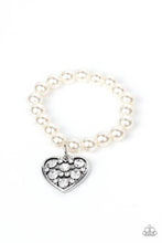 Load image into Gallery viewer, Paparazzi Cutely Crushing - White Pearl Bracelet
