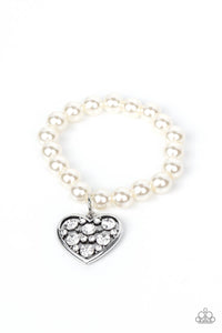 Paparazzi Cutely Crushing - White Pearl Bracelet