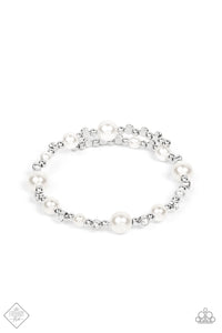 Paparazzi Chicly Celebrity - White Pearl Bracelet