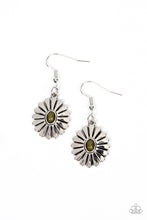 Load image into Gallery viewer, Paparazzi Delectably Daisy - Green Earring
