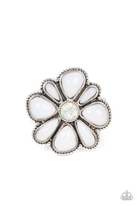 Paparazzi Meadow Mystique  - White Ring