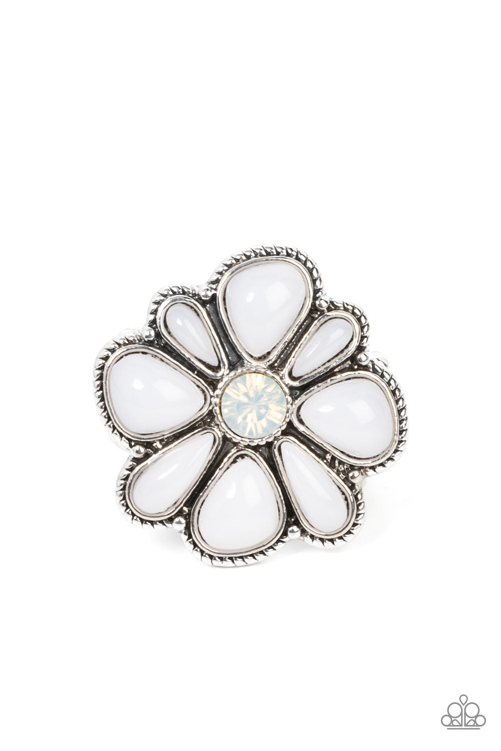 Paparazzi Meadow Mystique  - White Ring