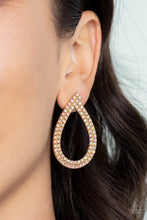 Load image into Gallery viewer, Paparazzi Diva Dust - Gold Earring
