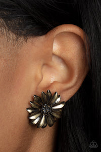 Paparazzi Daisy Dilemma - Brass Earring