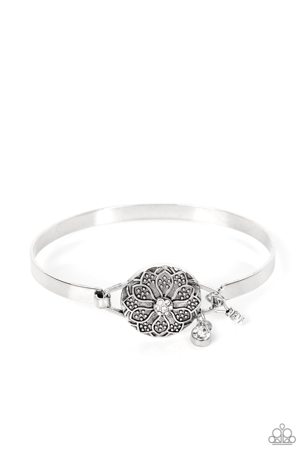 Paparazzi Fleur de Prairie - Silver Bracelet