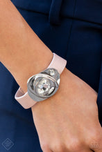 Load image into Gallery viewer, Paparazzi Pasadena Prairies - Pink Bracelet
