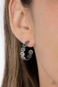 Paparazzi Floral Fad - Silver Earring