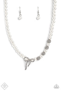 Paparazzi Classy Cadenza - White Pearl Necklace