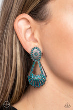 Load image into Gallery viewer, Paparazzi Casablanca Chandeliers - Brass Clip On Earring
