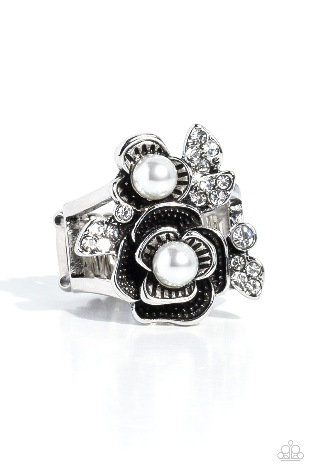 Paparazzi Fine-BLOOMING -Silver Ring