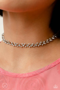 Paparazzi Classy Couture - Silver Pearl Necklace