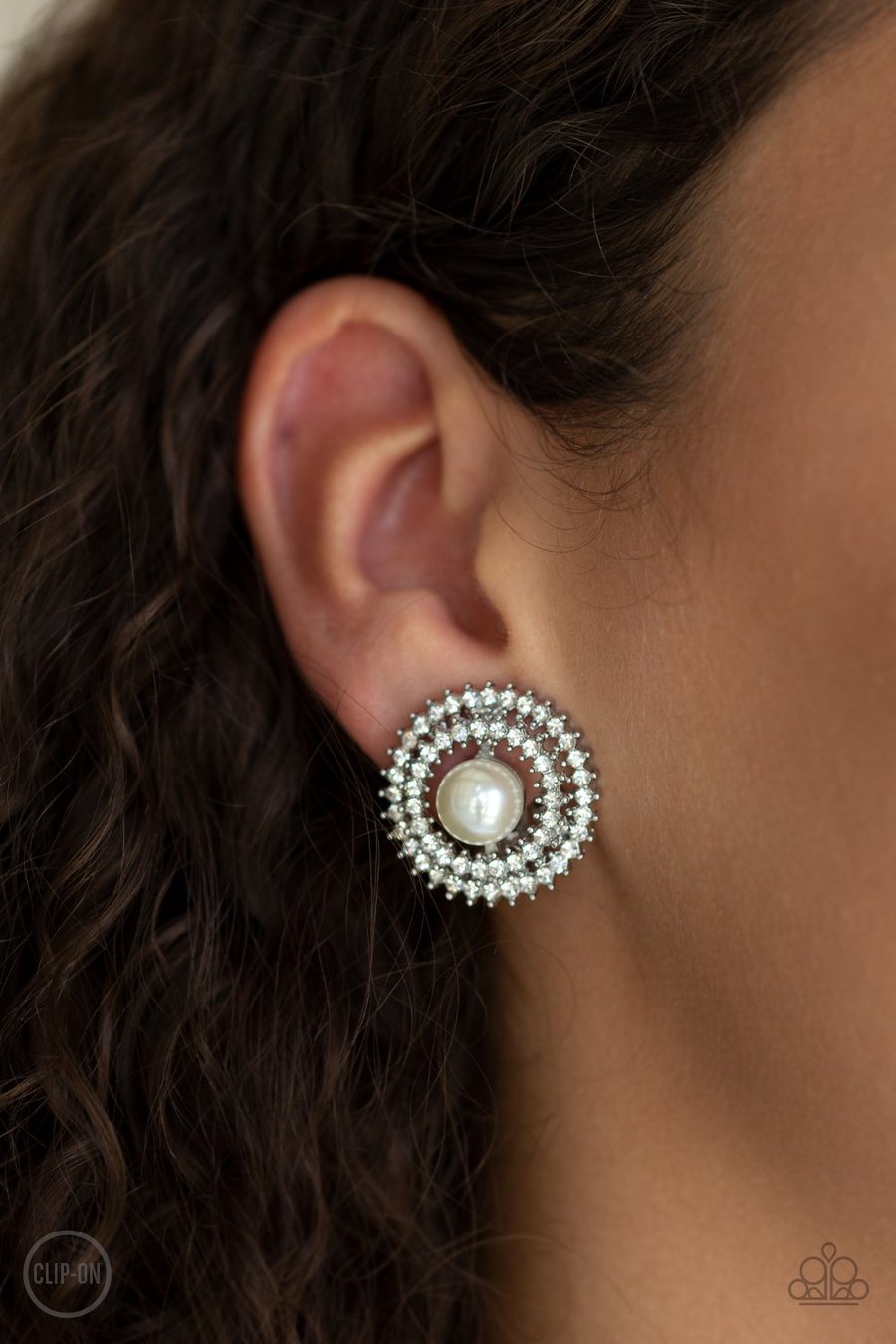 Broadway Breakout - white - Paparazzi CLIP ON earrings