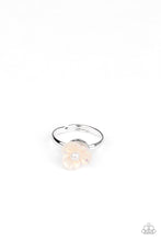 Load image into Gallery viewer, Iridescent flower Starlet Shimmer Ring Kit
