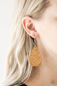 PAPARAZZI FEELING GROOVY - BROWN LEATHER EARRINGS Paparazzi