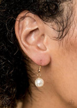 Load image into Gallery viewer, PEARLY PROSPERITY - GOLD RINGS WHITE PEARL NECKLACE - PAPARAZZI - FASHION FIX EXCLUSIVE OCTOBER 2020
